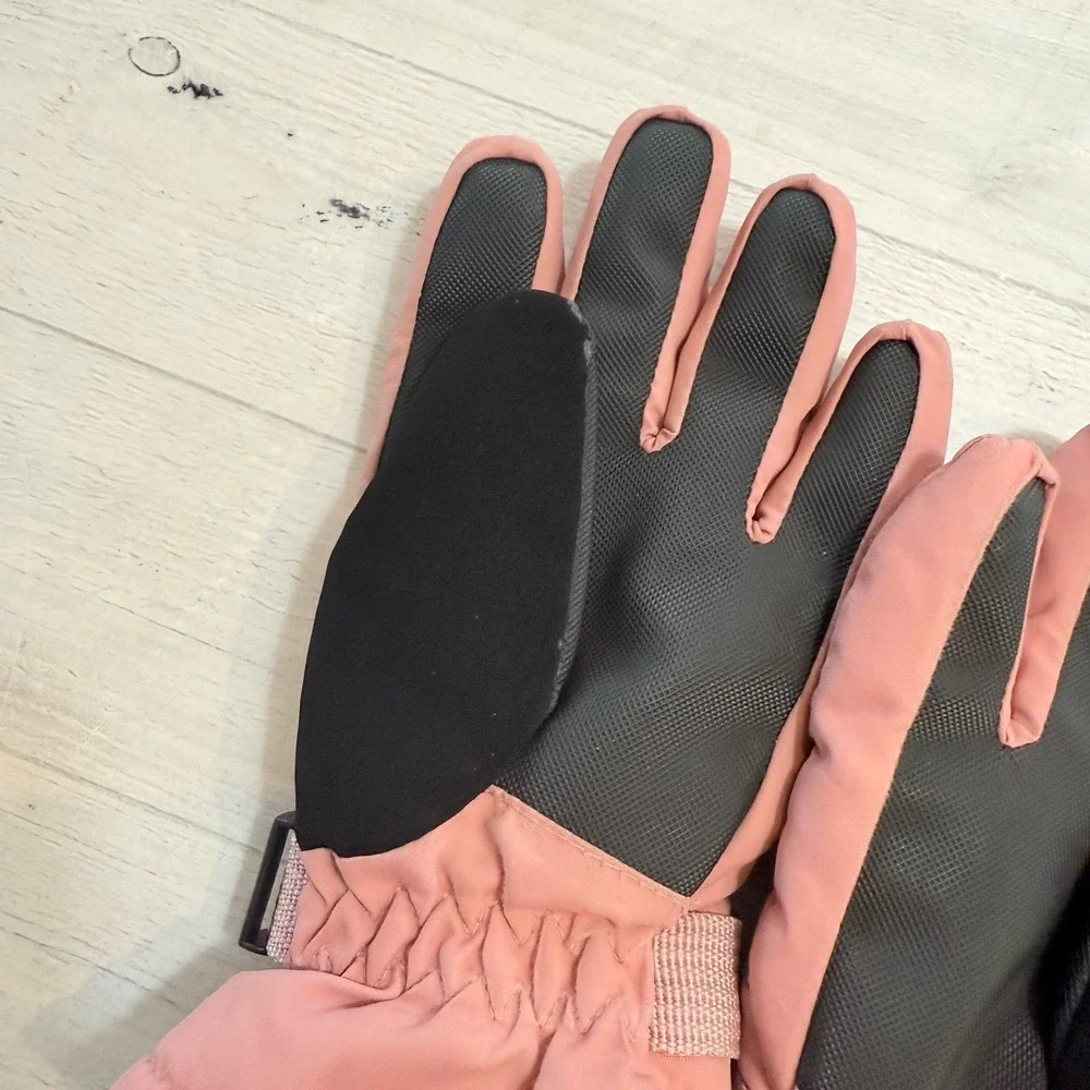 All in Motion girls light pink winter gloves‎ size 4-7